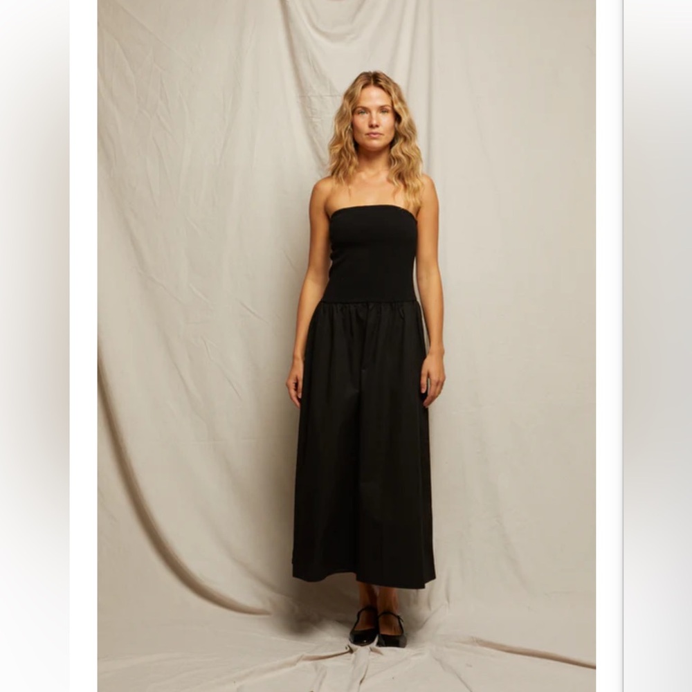 Perfectwhitetee Classic Black Tee